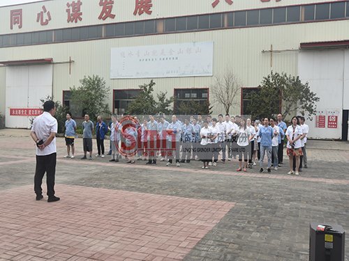 整齊列隊(duì) 整齊列隊(duì)